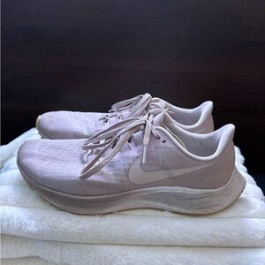 women’s 9 nike air‎ zoom pegasus “champagne”